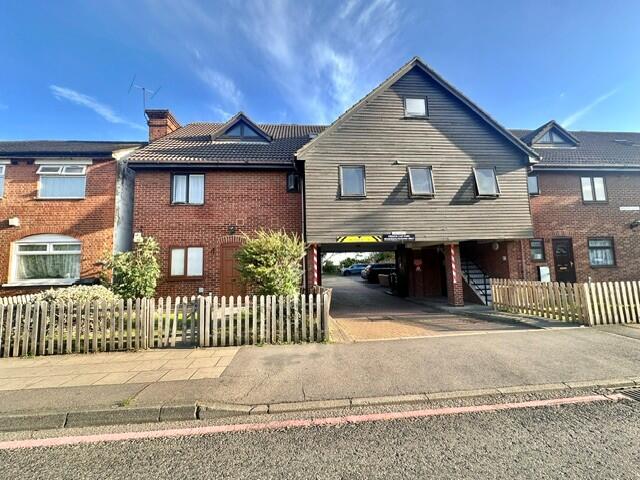 2 bed 1st Floor Flat for rent in Ilford. From Bairstow Eves - Barking