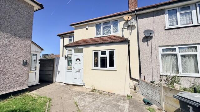 6 bed Detached for rent in Dagenham. From Bairstow Eves Lettings - Hornchurch