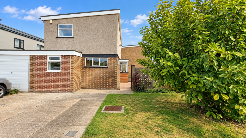 4 bed Detached for rent in Wennington. From Bairstow Eves Lettings - Hornchurch 4 bed Detached for rent in Wennington. From Bairstow Eves Lettings - Hornchurch
