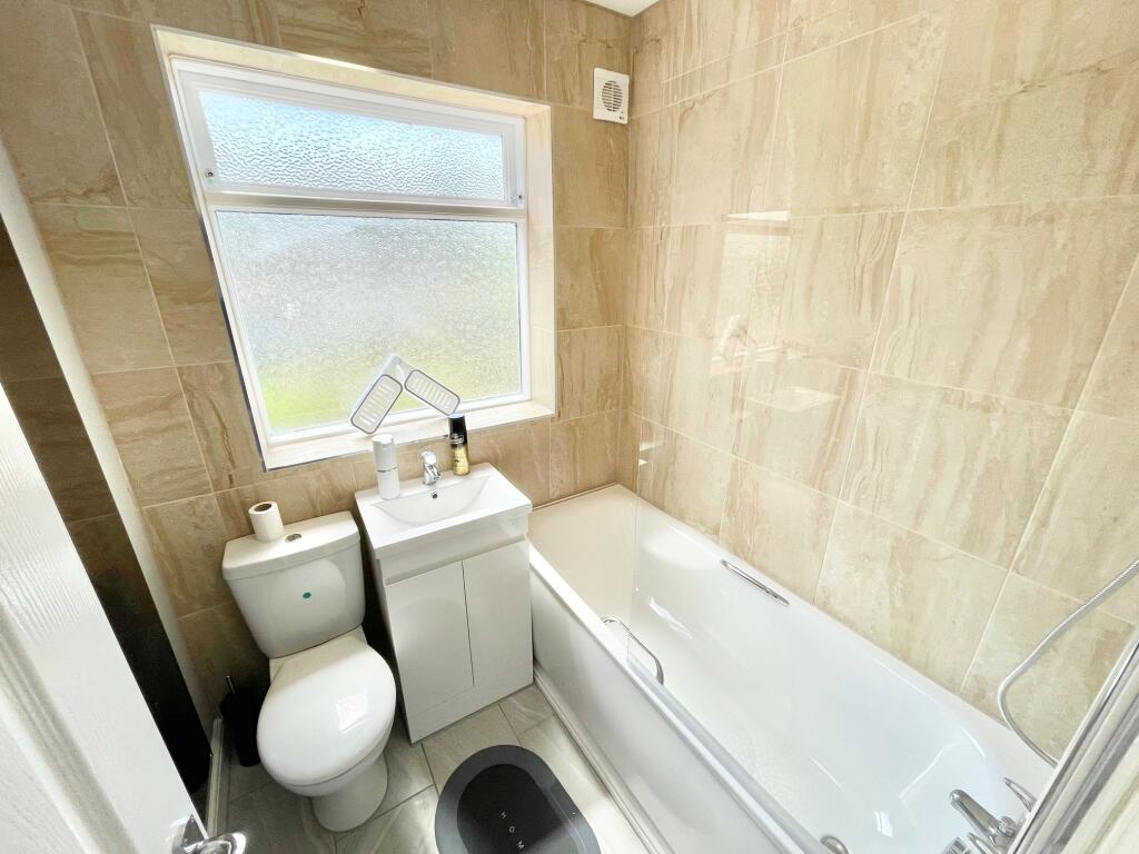 3 bed Detached House for rent in Romford. From Bairstow Eves - Lettings - Romford