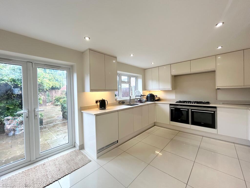 4 bed Detached for rent in Romford. From Bairstow Eves Lettings - Romford