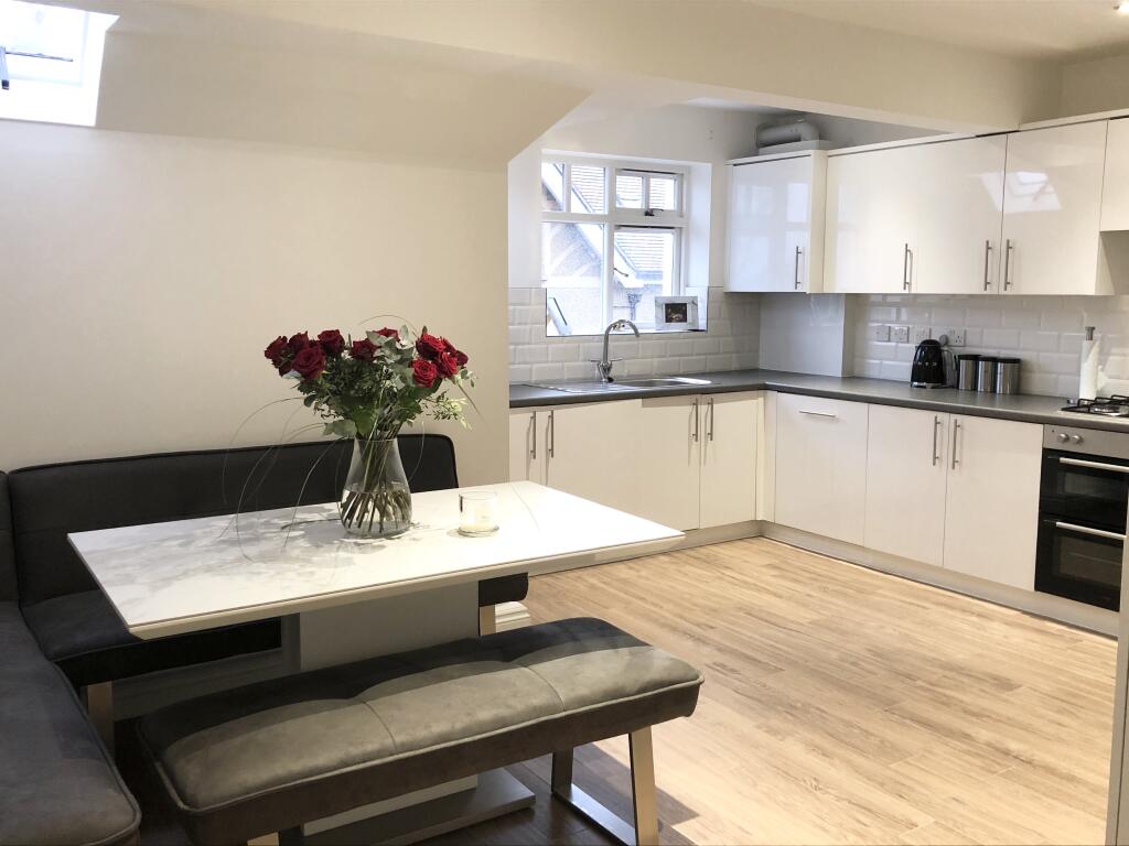 2 bed Penthouse for rent in Romford. From Bairstow Eves Lettings - Romford