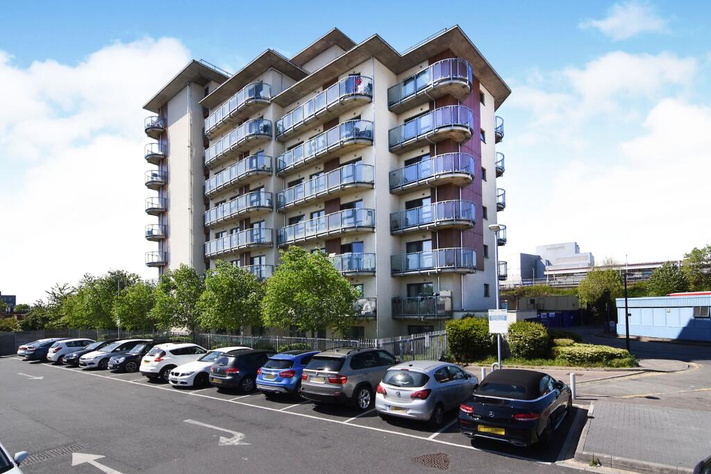 2 bed 1st Floor Flat for rent in Romford. From Bairstow Eves Lettings - Romford