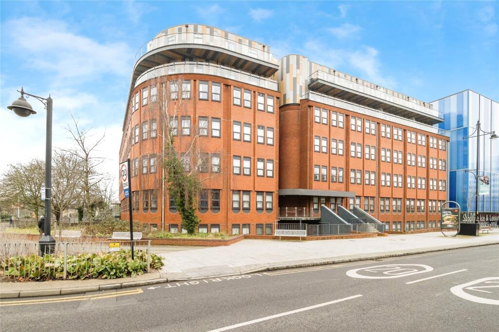 2 bed Apartment for rent in Romford. From Bairstow Eves Lettings - Romford