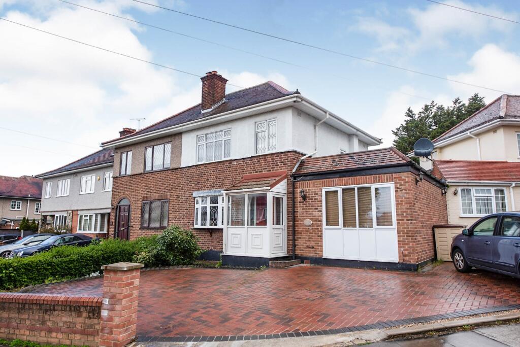 4 bed Detached for rent in Romford. From Bairstow Eves Lettings - Romford
