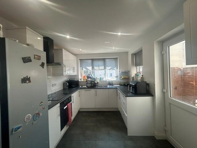 5 bed Detached for rent in Rainham. From Bairstow Eves Lettings - Romford