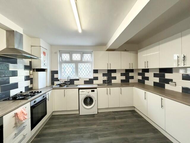 7 bed Detached for rent in Chigwell Row. From Bairstow Eves Lettings - Romford