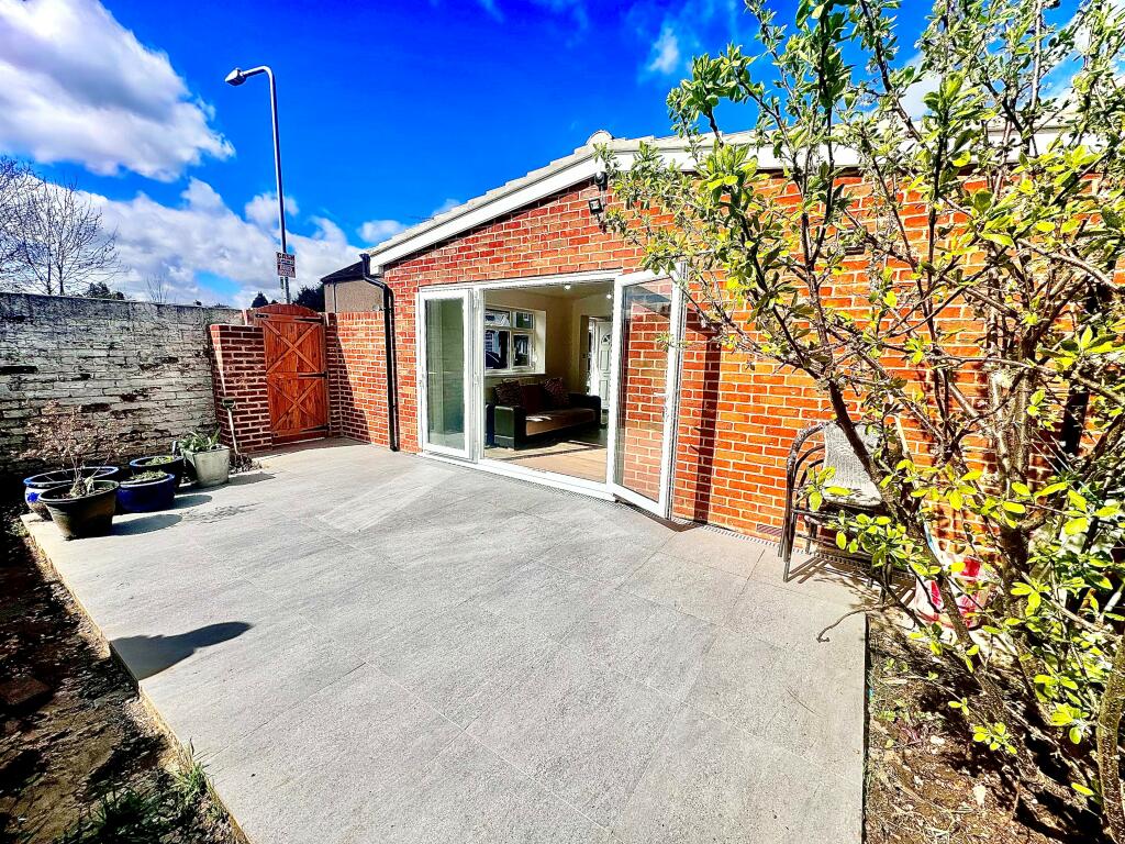 2 bed Bungalow for rent in Ilford. From Bairstow Eves - Lettings - Barkingside