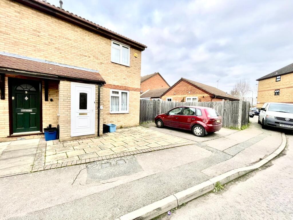 2 bed Detached for rent in Chigwell. From Bairstow Eves - Lettings - Barkingside