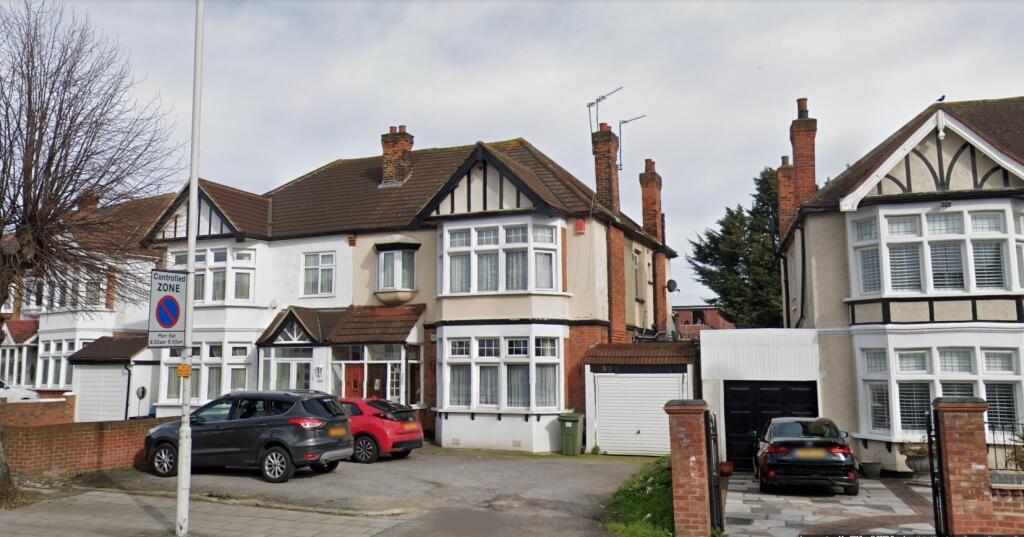 2 bed 1st Floor Flat for rent in Ilford. From Bairstow Eves - Lettings - Barkingside