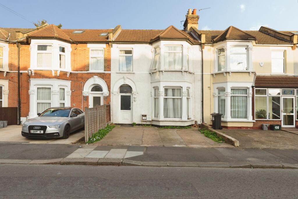 4 bed Detached for rent in Ilford. From Bairstow Eves - Lettings - Barkingside