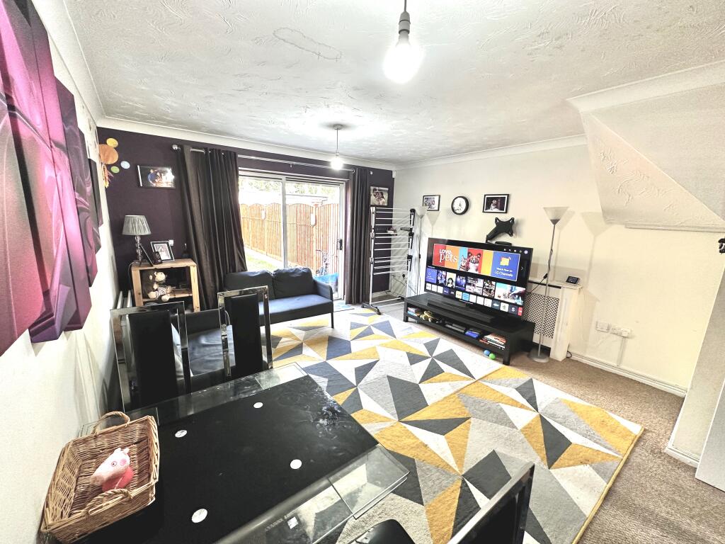 2 bed Detached for rent in Ilford. From Bairstow Eves - Lettings - Barkingside