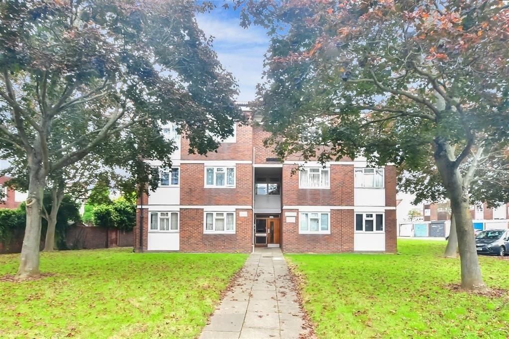 1 bed Detached for rent in Chigwell. From Bairstow Eves - Lettings - Barkingside