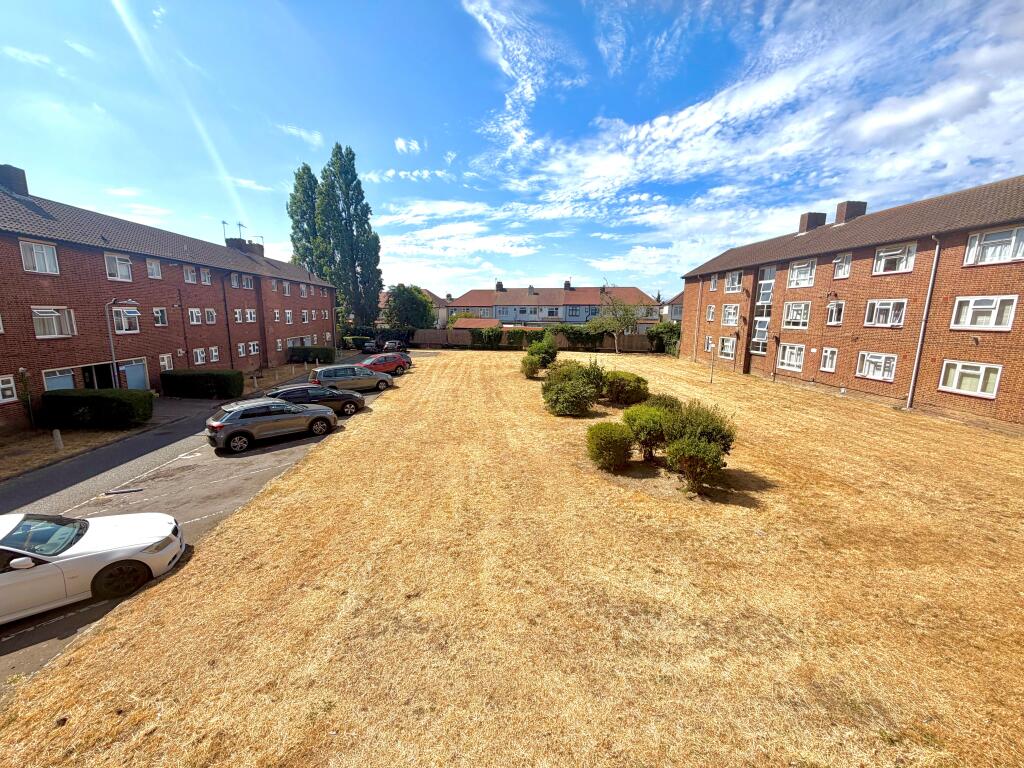 2 bed 1st Floor Flat for rent in Ilford. From Bairstow Eves - Lettings - Barkingside