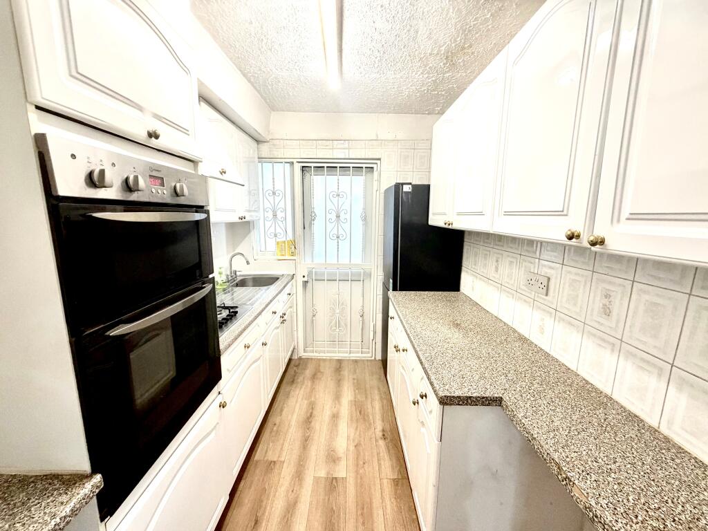 3 bed Detached for rent in Ilford. From Bairstow Eves - Lettings - Barkingside 3 bed Detached for rent in Ilford. From Bairstow Eves - Lettings - Barkingside