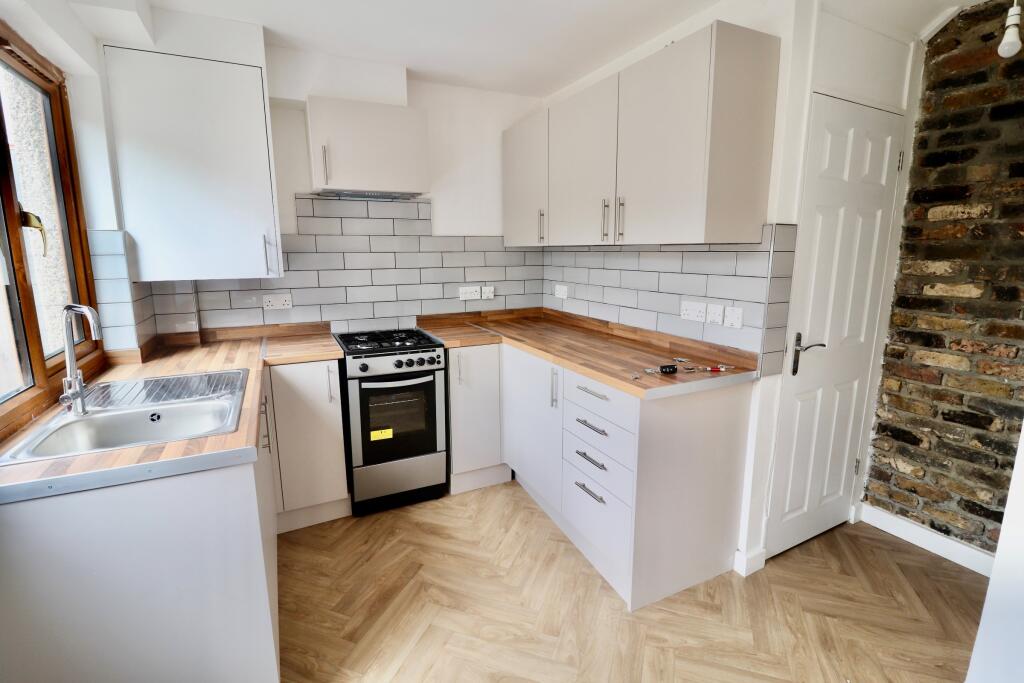 3 bed Detached for rent in Basildon. From Bairstow Eves Lettings - Basildon 3 bed Detached for rent in Basildon. From Bairstow Eves Lettings - Basildon