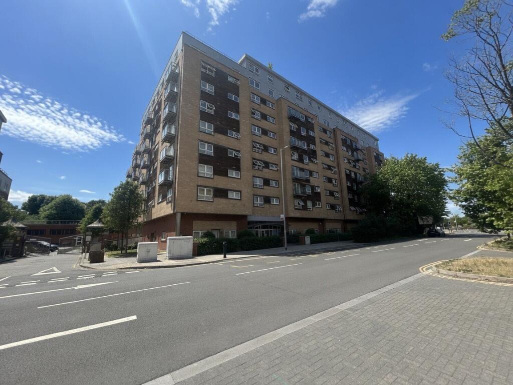 2 bed Apartment for rent in Basildon. From Bairstow Eves Lettings - Basildon