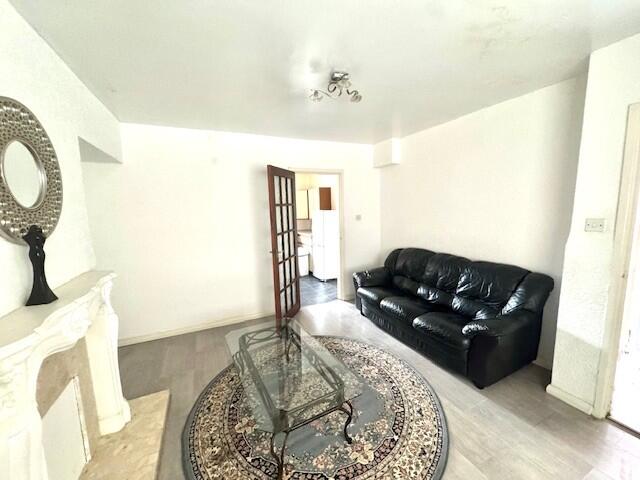 3 bed Semi Detached for rent in Beeston. From Bairstow Eves - Beeston 3 bed Semi Detached for rent in Beeston. From Bairstow Eves - Beeston