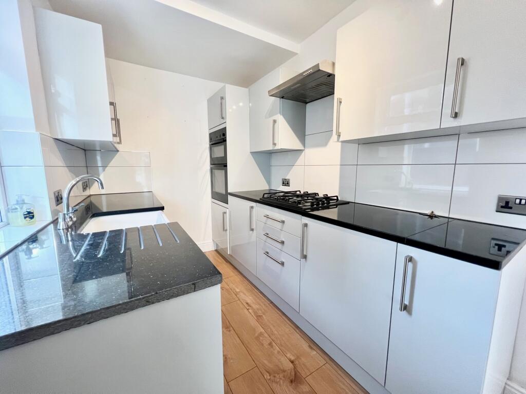 2 bed Mid Terraced House for rent in Arnold. From Bairstow Eves - Beeston