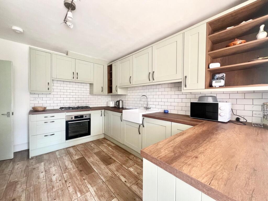 4 bed Detached for rent in Beeston. From Bairstow Eves - Beeston