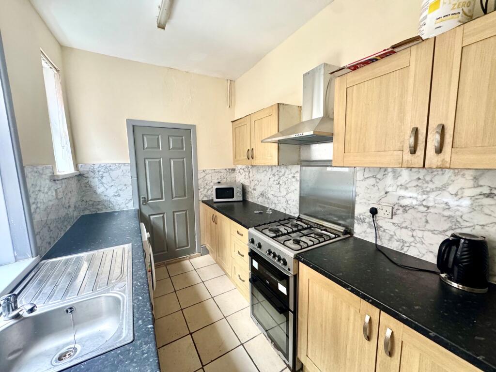 4 bed Mid Terraced House for rent in Beeston. From Bairstow Eves - Beeston
