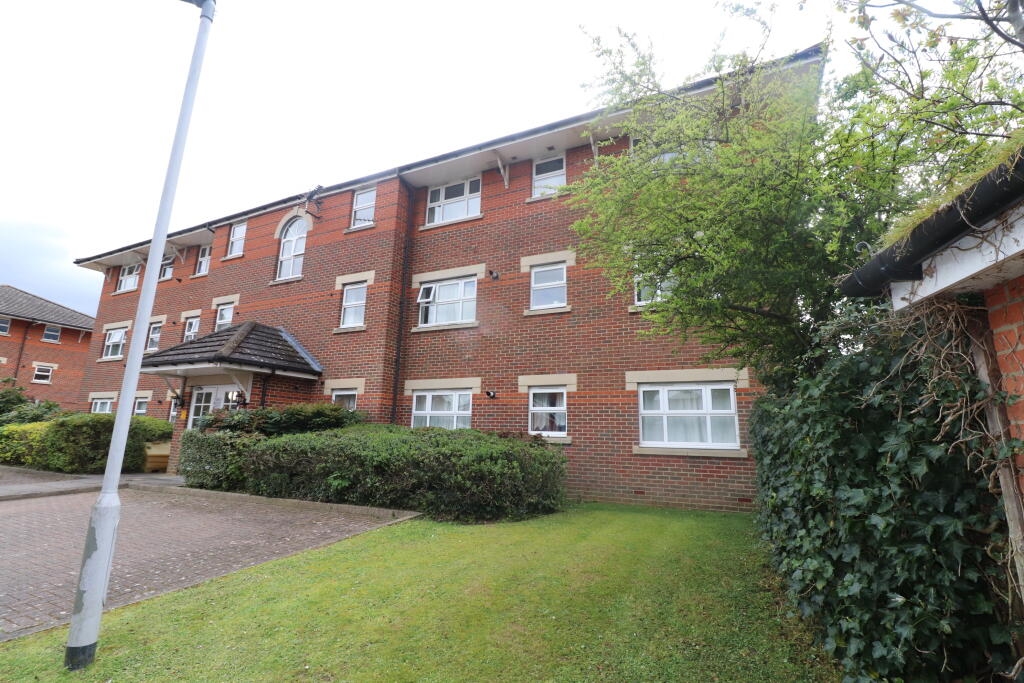 2 bed 1st Floor Flat for rent in Noak Hill. From Bairstow Eves Lettings - Billericay 2 bed 1st Floor Flat for rent in Noak Hill. From Bairstow Eves Lettings - Billericay