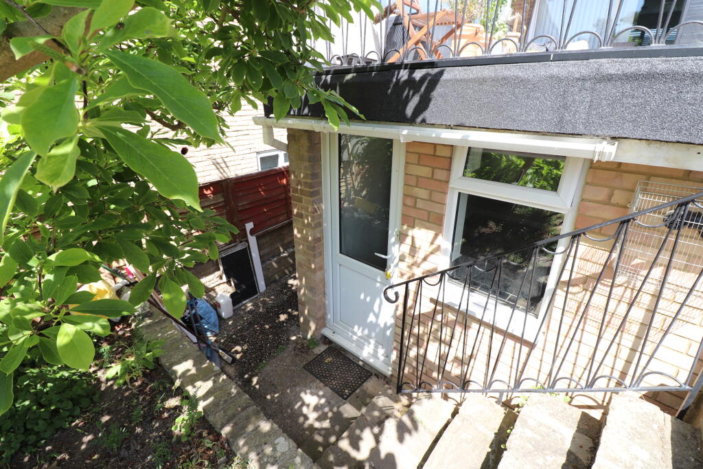 1 bed Apartment for rent in Billericay. From Bairstow Eves Lettings - Billericay