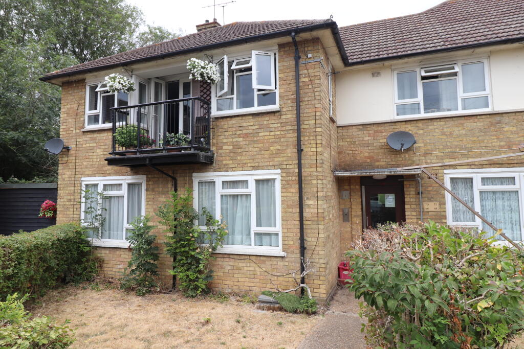 1 bed 1st Floor Flat for rent in Havering's Grove. From Bairstow Eves Lettings - Billericay