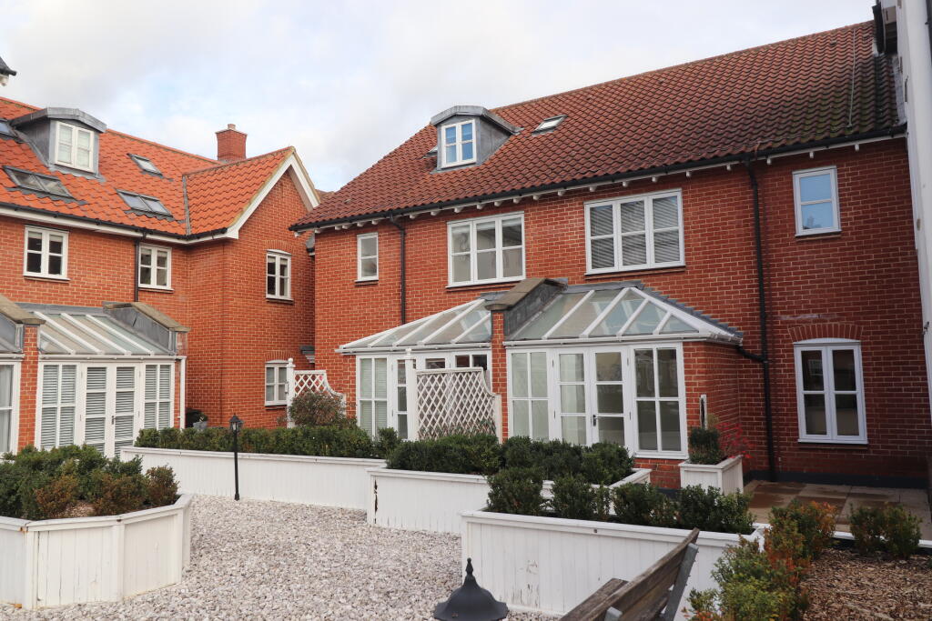 2 bed 1st Floor Flat for rent in Brentwood. From Bairstow Eves Lettings - Brentwood