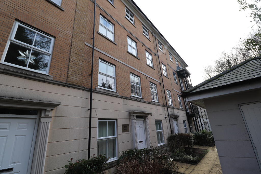 2 bed Apartment for rent in South Weald. From Bairstow Eves Lettings - Brentwood