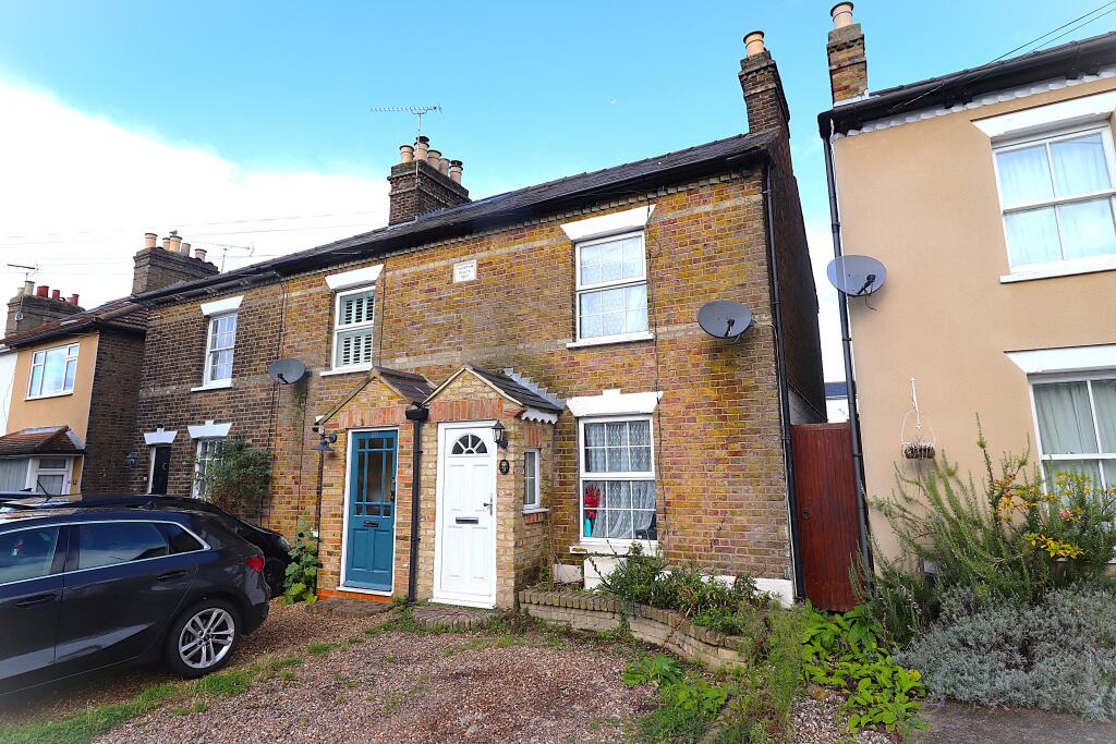 2 bed Cottage for rent in South Weald. From Bairstow Eves Lettings - Brentwood 2 bed Cottage for rent in South Weald. From Bairstow Eves Lettings - Brentwood