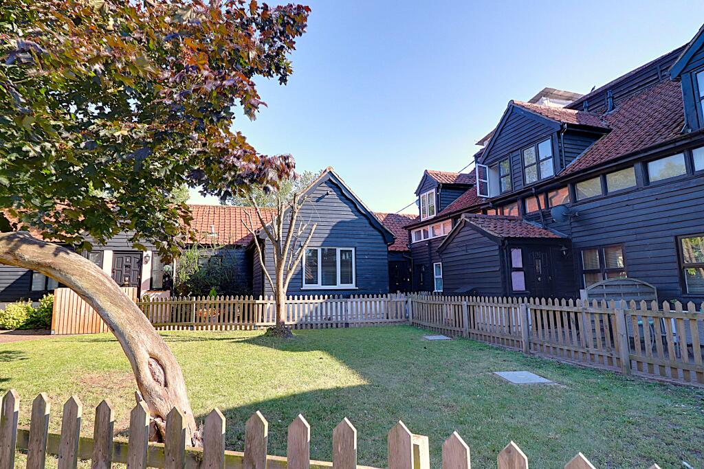 2 bed Cottage for rent in Brentwood. From Bairstow Eves Lettings - Brentwood 2 bed Cottage for rent in Brentwood. From Bairstow Eves Lettings - Brentwood