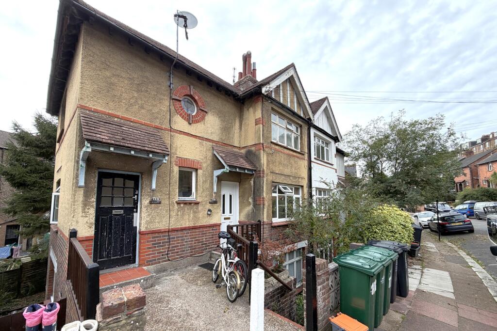 1 bed House (unspecified) for rent in Brighton and Hove. From Beaumonts - Brighton 1 bed House (unspecified) for rent in Brighton and Hove. From Beaumonts - Brighton