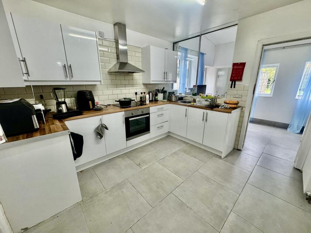 5 bed Detached for rent in Nottingham. From Bairstow Eves - Nottingham