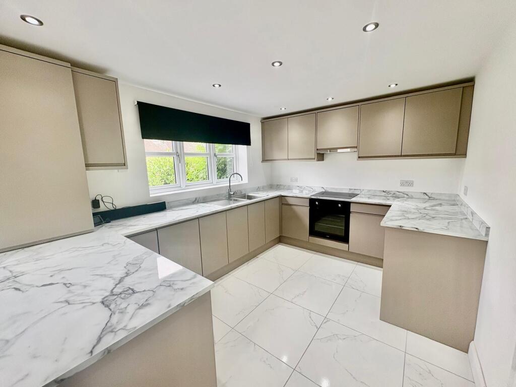 3 bed Detached for rent in Wilford. From Bairstow Eves - Nottingham 3 bed Detached for rent in Wilford. From Bairstow Eves - Nottingham