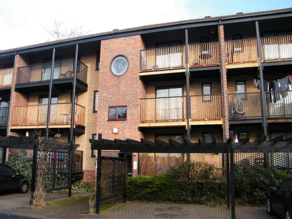4 bed Studio for rent in Nottingham. From Bairstow Eves - Nottingham