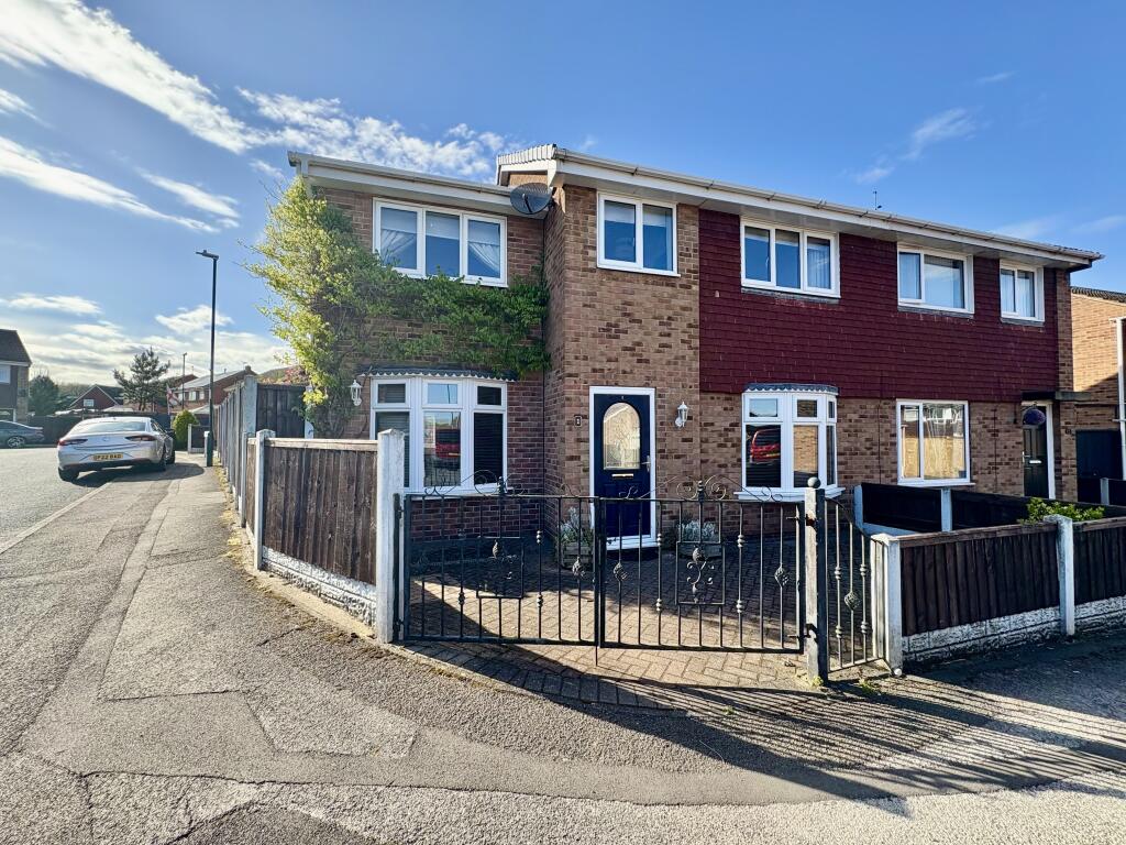 4 bed Semi Detached for rent in Bestwood Village. From Bairstow Eves - Nottingham 4 bed Semi Detached for rent in Bestwood Village. From Bairstow Eves - Nottingham