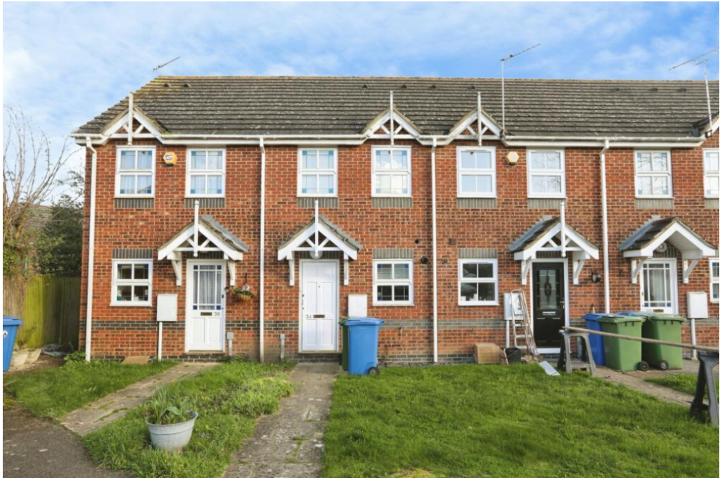 2 bed Mid Terraced House for rent in Sittingbourne. From Bairstow Eves - Sittingbourne