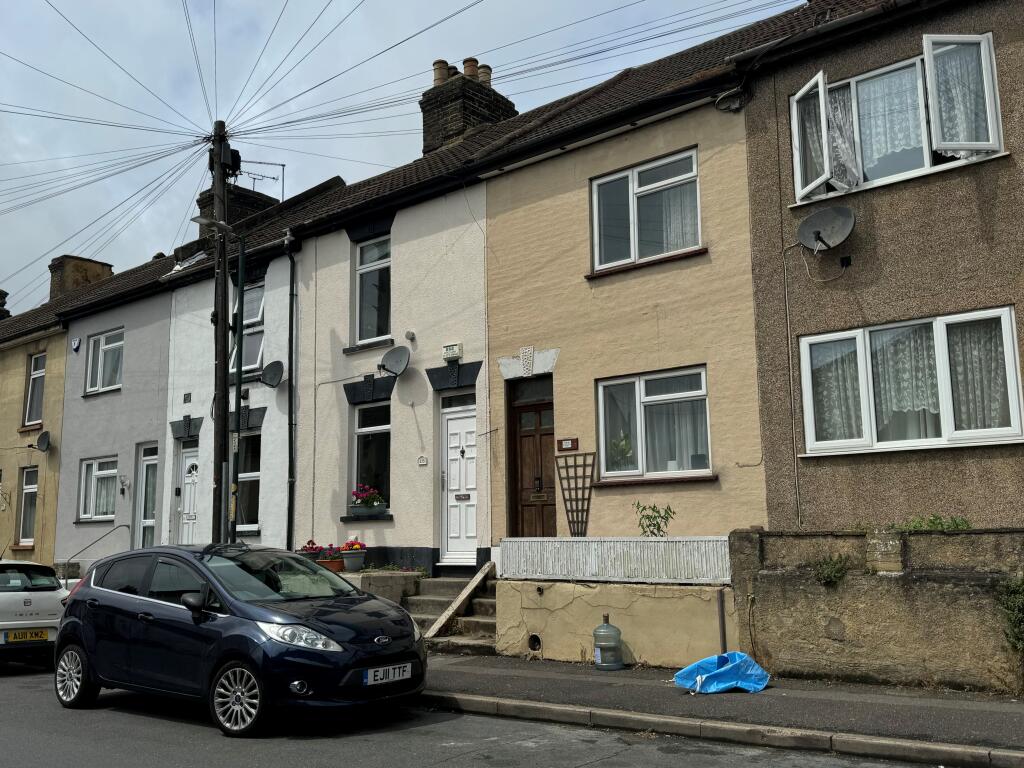 2 bed Mid Terraced House for rent in Rochester. From Bairstow Eves - Sittingbourne