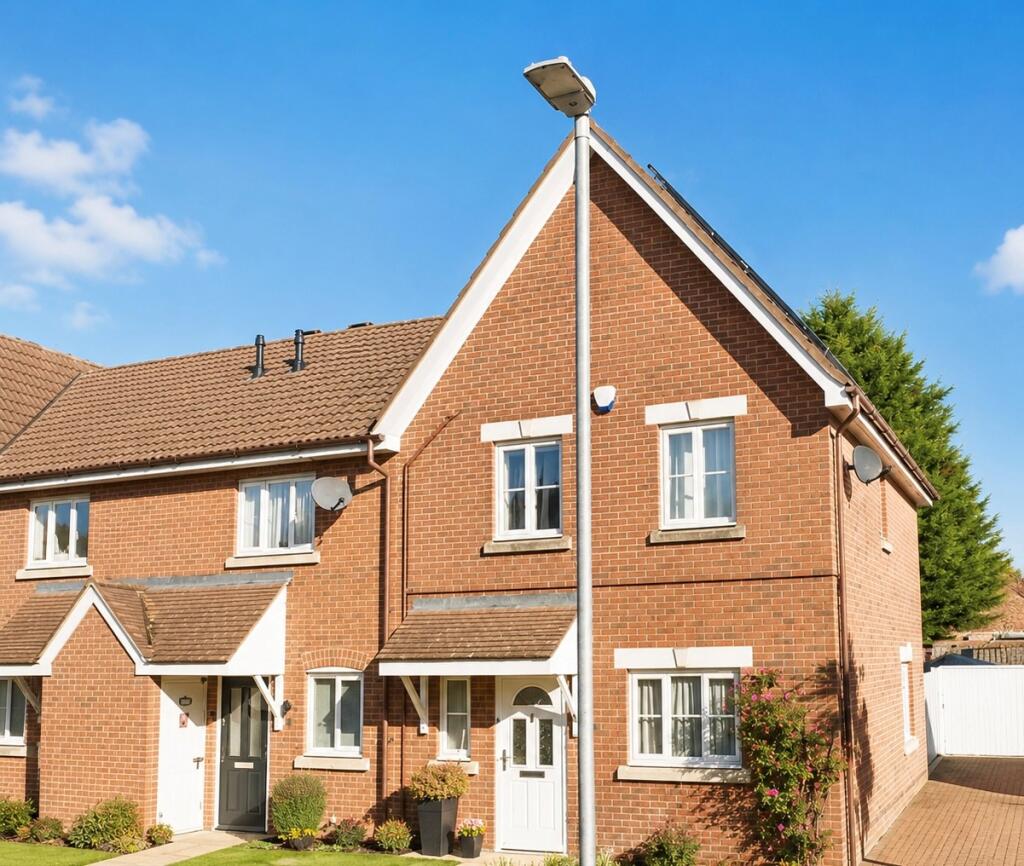 3 bed Detached for rent in Sittingbourne. From Bairstow Eves - Sittingbourne 3 bed Detached for rent in Sittingbourne. From Bairstow Eves - Sittingbourne