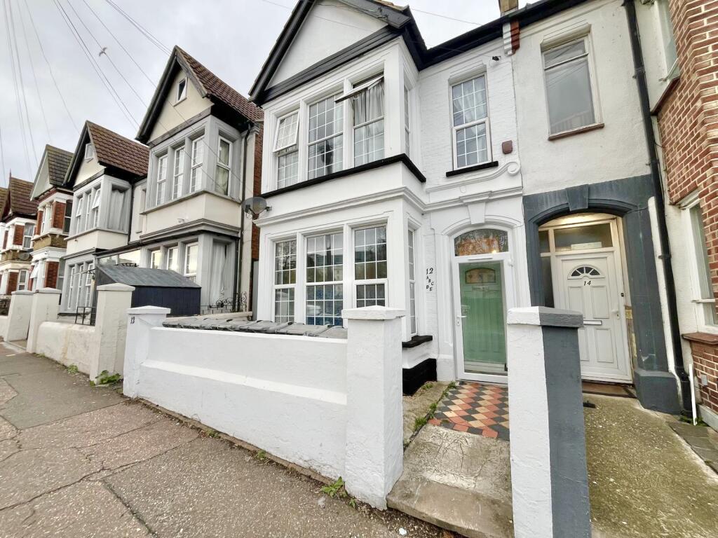4 bed Studio for rent in Southend-on-Sea. From Bairstow Eves - Southend-on-Sea 4 bed Studio for rent in Southend-on-Sea. From Bairstow Eves - Southend-on-Sea