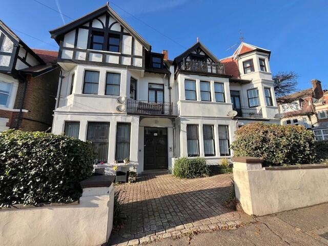 2 bed Apartment for rent in Southend-on-Sea. From Bairstow Eves - Southend-on-Sea