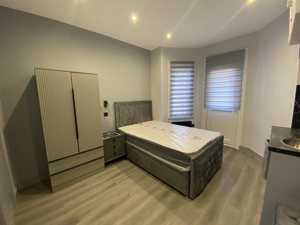 0 bed Studio for rent in Southend-on-Sea. From Bairstow Eves - Southend-on-Sea