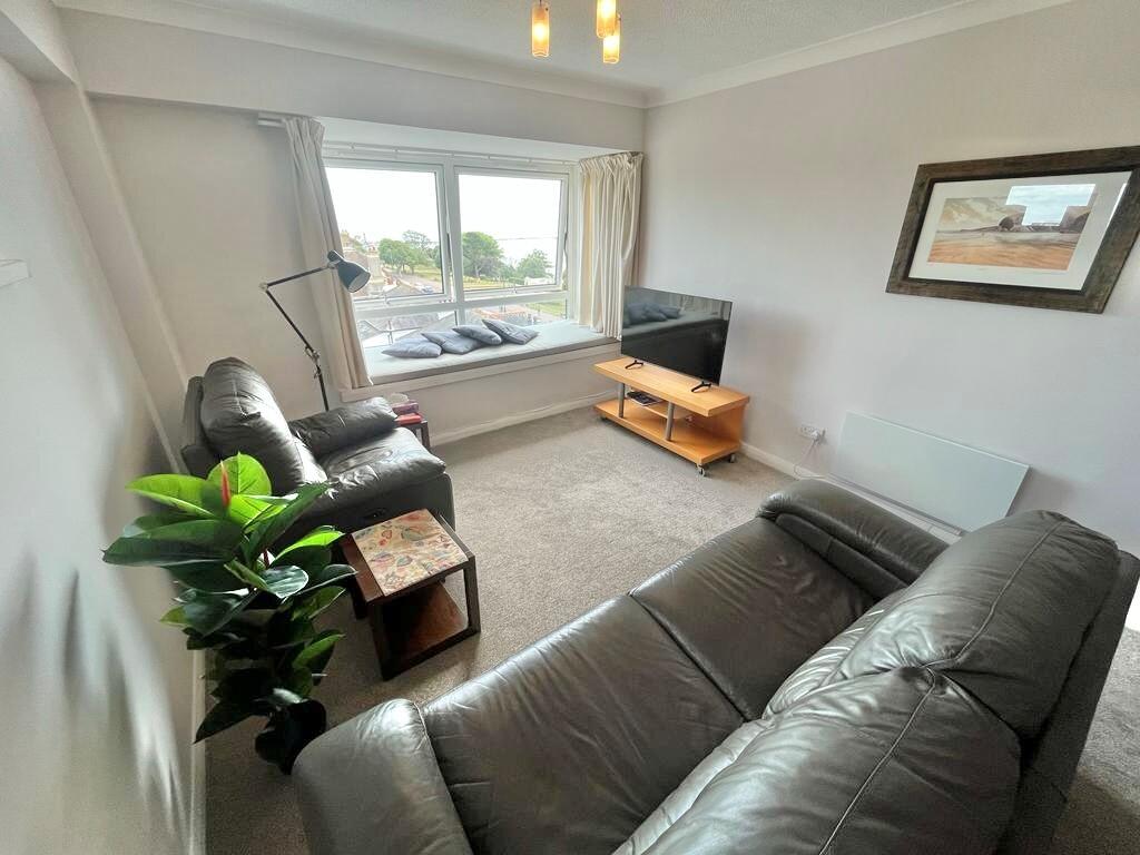 2 bed Apartment for rent in Southend-on-Sea. From Bairstow Eves - Southend-on-Sea