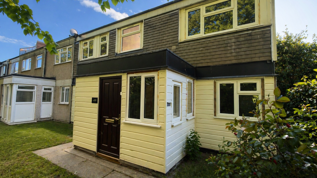 3 bed Detached for rent in Southend-on-Sea. From Bairstow Eves - Southend-on-Sea