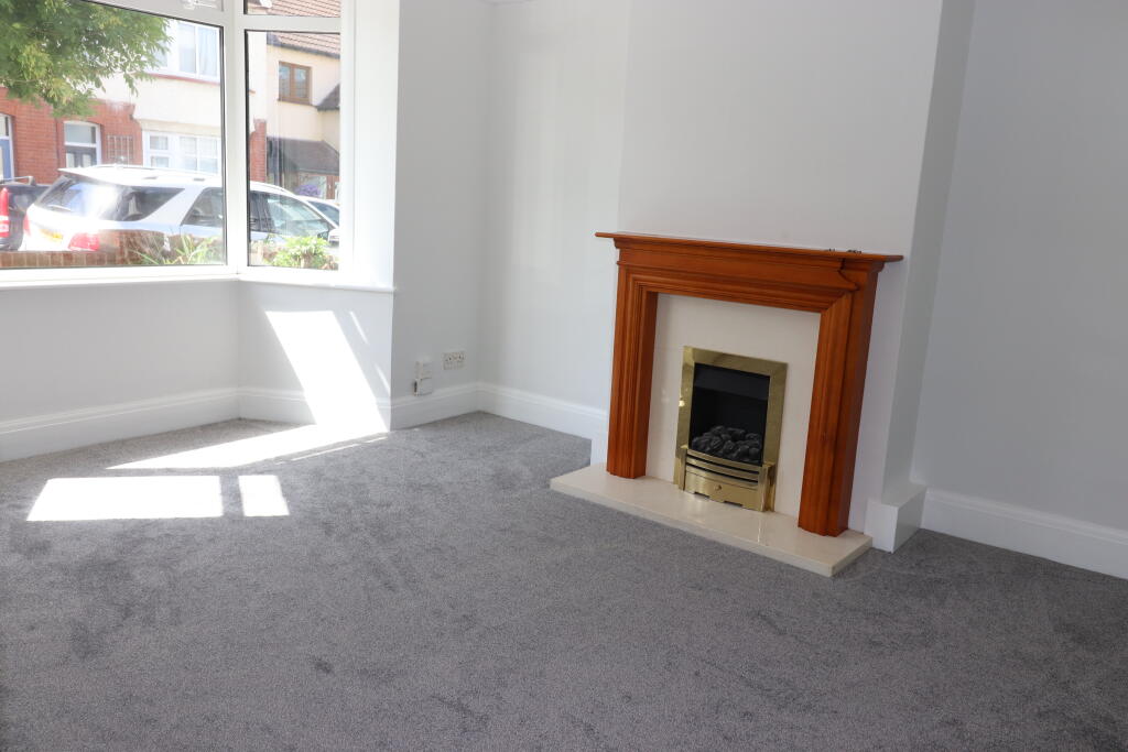 3 bed Detached for rent in Southend-on-Sea. From Bairstow Eves - Southend-on-Sea 3 bed Detached for rent in Southend-on-Sea. From Bairstow Eves - Southend-on-Sea