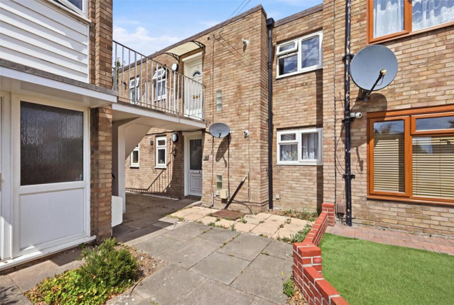 2 bed 1st Floor Flat for rent in Southend-on-Sea. From Bairstow Eves - Southend-on-Sea 2 bed 1st Floor Flat for rent in Southend-on-Sea. From Bairstow Eves - Southend-on-Sea