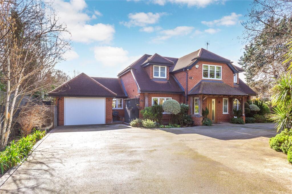 4 bed Detached for rent in Harpsden. From Ballards Estate Agents - Henley On Thames