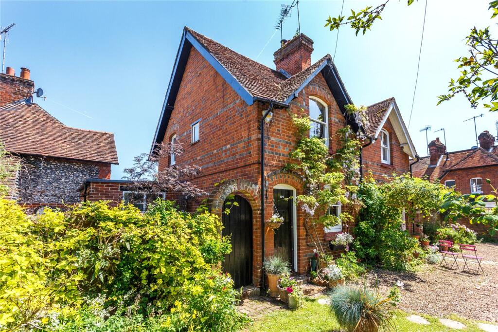 2 bed Semi Detached for rent in Henley-on-Thames. From Ballards Estate Agents - Henley On Thames