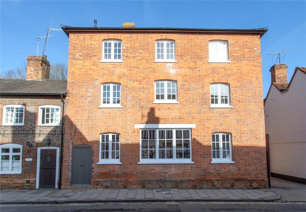 1 bed 1st Floor Flat for rent in Henley-on-Thames. From Ballards Estate Agents - Henley On Thames 1 bed 1st Floor Flat for rent in Henley-on-Thames. From Ballards Estate Agents - Henley On Thames